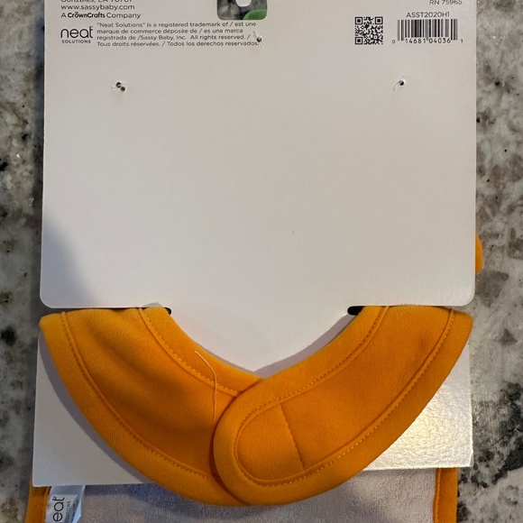 *BRAND NEW/NEVER OPENED* Neat Solutions "My 1st Halloween" Bib and Hat - Picture 3 of 3